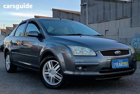 Grey 2006 Ford Focus Sedan Ghia