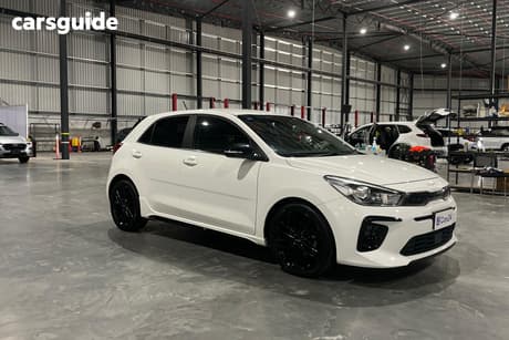White 2021 Kia RIO Hatchback Gt-Line