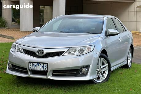 Silver 2013 Toyota Camry Sedan Atara R
