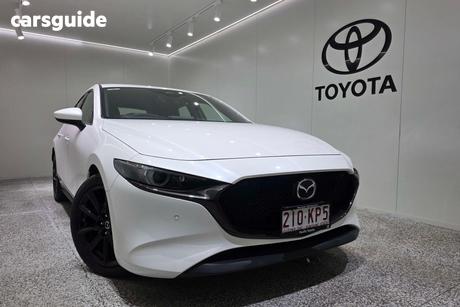 White 2024 Mazda 3 Hatchback G25 Astina