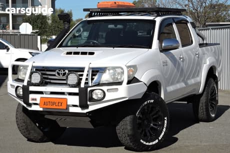 White 2011 Toyota Hilux Dual Cab Pick-up Sr5 (4X4)