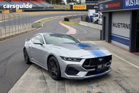 Silver 2025 Ford Mustang Fastback Gt 5.0 V8