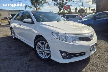 White 2014 Toyota Camry Sedan Atara S