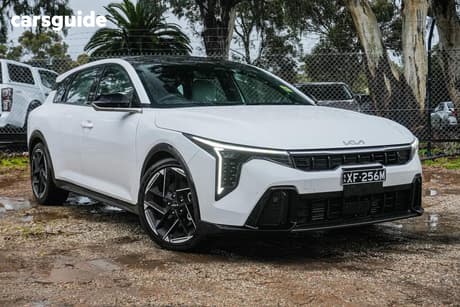 White 2025 Kia K4 Hatchback Gt-Line