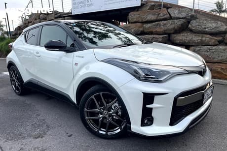 White 2020 Toyota C-HR Wagon Gr-S (2Wd) Hybrid