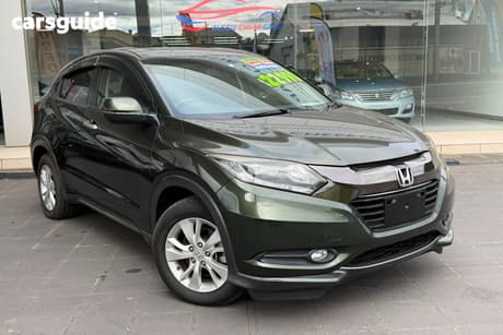 Green 2016 Honda Vezel SUV