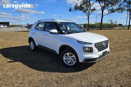 White 2025 Hyundai Venue Wagon