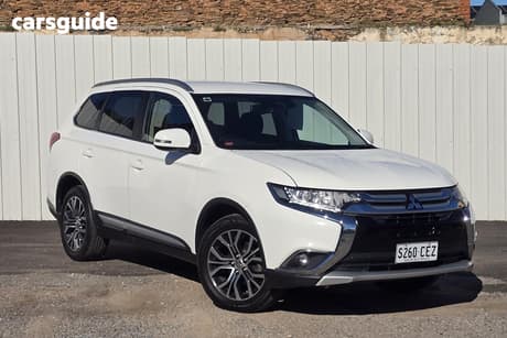 White 2017 Mitsubishi Outlander Wagon Ls Safety Pack (4X4) 7 Seats