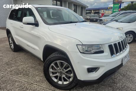 White 2015 Jeep Grand Cherokee Wagon Laredo (4X4)