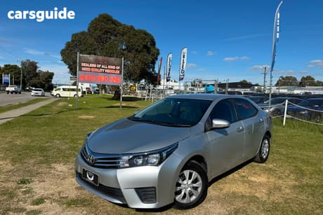 Silver 2014 Toyota Corolla Sedan Ascent