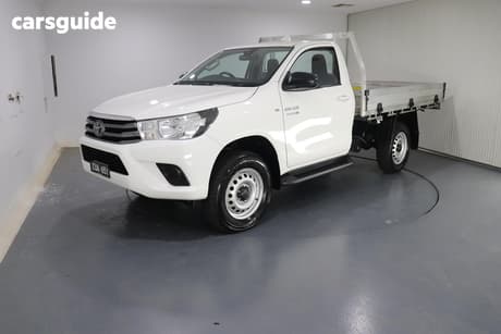 White 2023 Toyota Hilux Cab Chassis Sr (4X4)