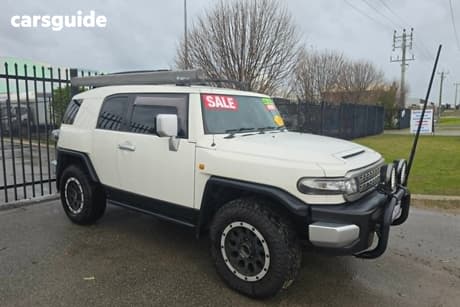 White 2011 Toyota FJ Cruiser Wagon