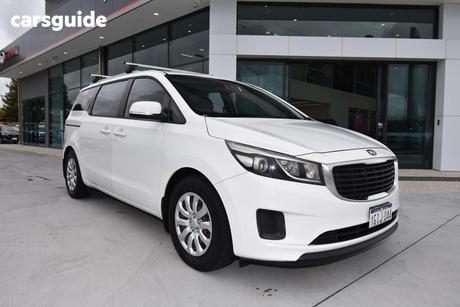 White 2017 Kia Carnival Wagon S