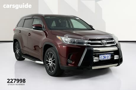 Red 2018 Toyota Kluger Wagon Grande (4X4)