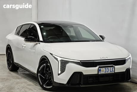 White 2025 Kia K4 Sedan Gt-Line