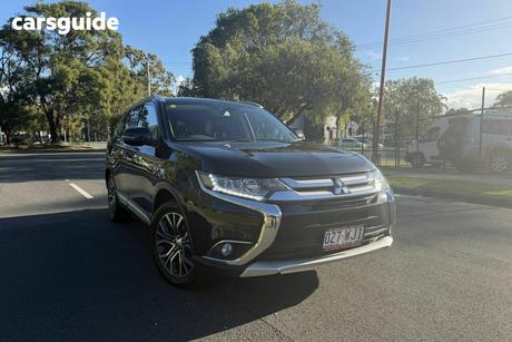 Black 2015 Mitsubishi Outlander Wagon Exceed (4X4)