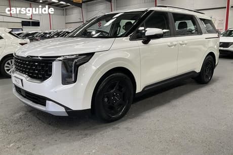 White 2024 Kia Carnival Wagon S