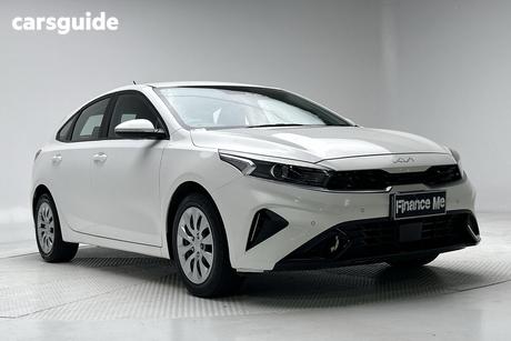 White 2023 Kia Cerato Hatchback S