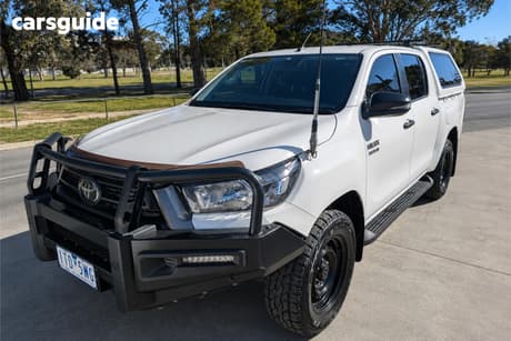 White 2020 Toyota Hilux Double Cab Pick Up Sr (4X4)