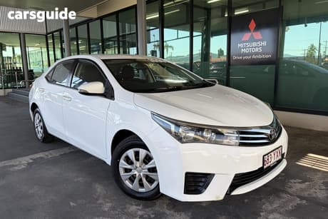 White 2016 Toyota Corolla Sedan Ascent