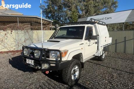 White 2014 Toyota Landcruiser Cab Chassis Gxl (4X4)