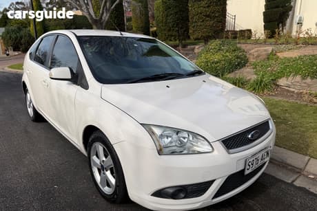 White 2007 Ford Focus Hatchback Lx