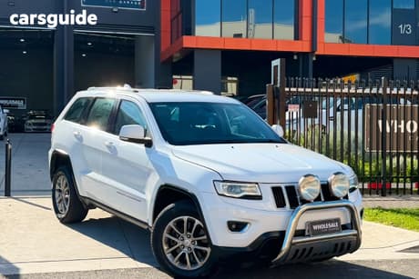 White 2015 Jeep Grand Cherokee Wagon Laredo (4X4)