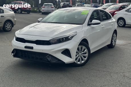 White 2024 Kia Cerato Hatchback S