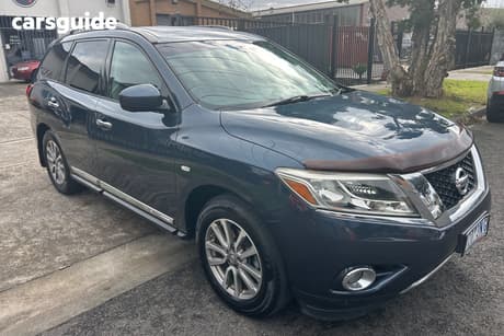 Blue 2014 Nissan Pathfinder Wagon St-L (4X4)