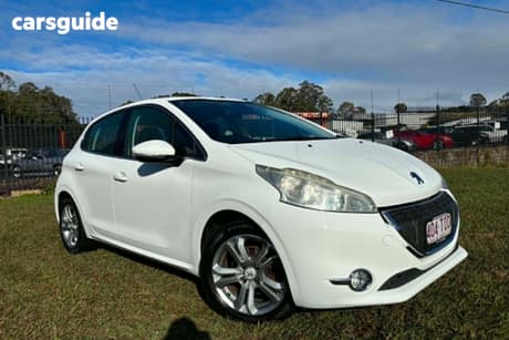 White 2012 Peugeot 208 Hatchback Allure