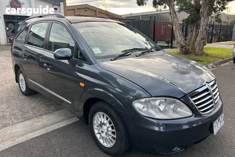 Grey 2010 Ssangyong Stavic Wagon 2.7 Xdi