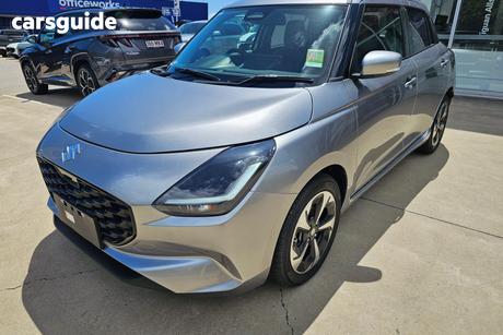Silver 2025 Suzuki Swift Hatchback Hybrid Glx