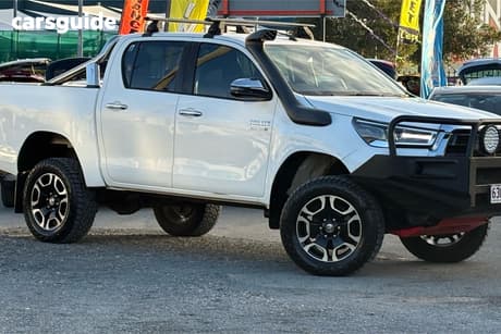 White 2020 Toyota Hilux Double Cab Pick Up Sr5 (4X4)