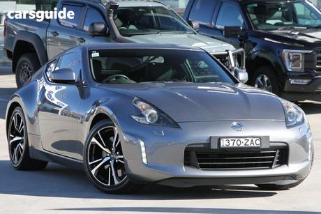 Grey 2017 Nissan 370Z Coupe