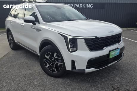 White 2026 Kia Sorento Wagon S Hev Awd