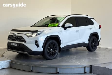 White 2023 Toyota RAV4 Wagon Cruiser (Awd) Hybrid