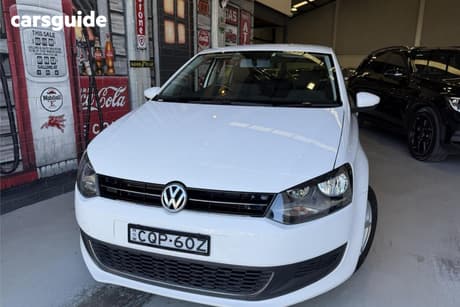 White 2013 Volkswagen Polo Hatchback 77 Tsi Comfortline