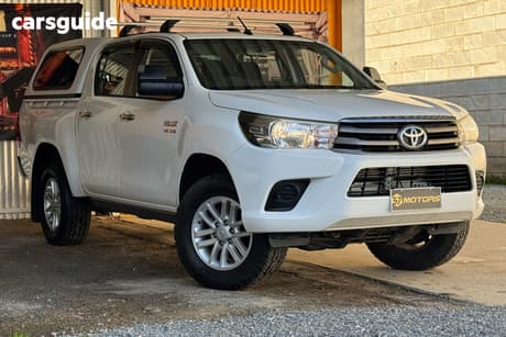 White 2016 Toyota Hilux Dual Cab Utility Sr (4X4)