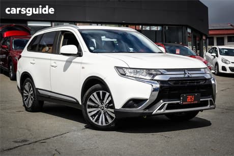 White 2018 Mitsubishi Outlander Wagon Es Adas 5 Seat (2Wd)