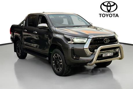 Silver 2022 Toyota Hilux Double Cab Pick Up Sr5 (4X4)