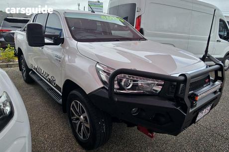 White 2017 Toyota Hilux Dual Cab Utility Sr5 (4X4)