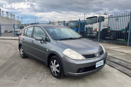 Grey 2006 Nissan Tiida Hatchback St