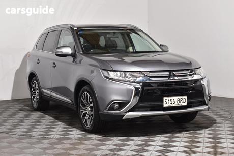 Silver 2017 Mitsubishi Outlander Wagon Ls (4X4)