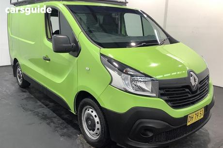 Green 2018 Renault Trafic Van Swb