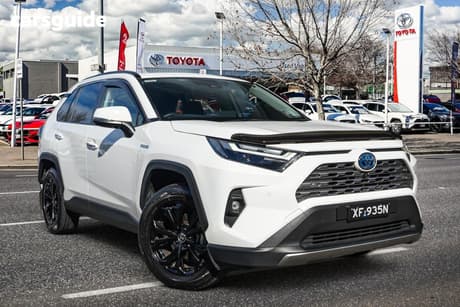 White 2024 Toyota RAV4 Wagon Cruiser (Awd) Hybrid
