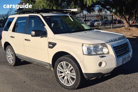 Cream 2010 Land Rover Freelander 2 Wagon Se (4X4)