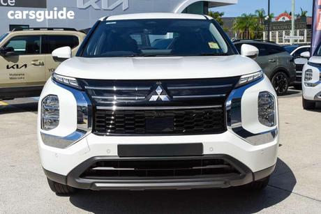 White 2025 Mitsubishi Outlander Wagon Es 5 Seat (2Wd)