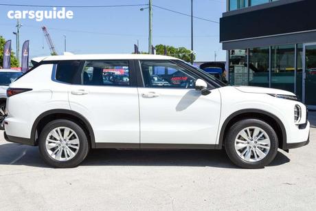 White 2025 Mitsubishi Outlander Wagon Es 5 Seat (2Wd)