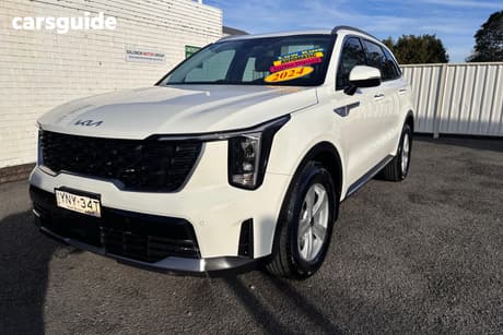 White 2024 Kia Sorento Wagon S 7 Seat