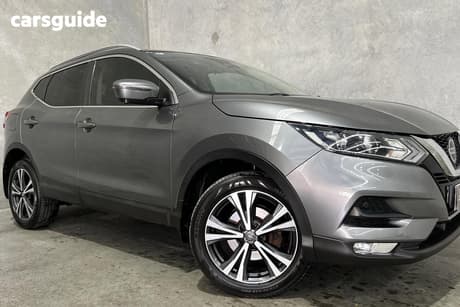 Grey 2018 Nissan Qashqai Wagon St-L